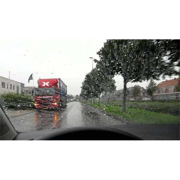 Con el tratamiento Anti-lluvia Rain-X® la visibilidad al volante